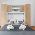Vakantiehuis Mit Salzwasserpool, Billard, Tischtennis Und In Strandnaehe
