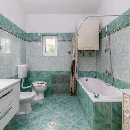 Holiday home Mit Salzwasserpool, Billard, Tischtennis Und In Strandnaehe