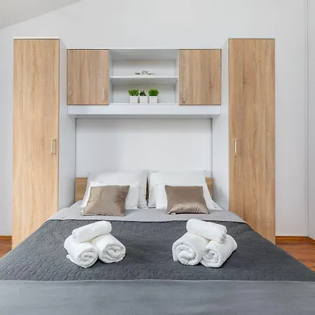 Holiday home Mit Salzwasserpool, Billard, Tischtennis Und In Strandnaehe