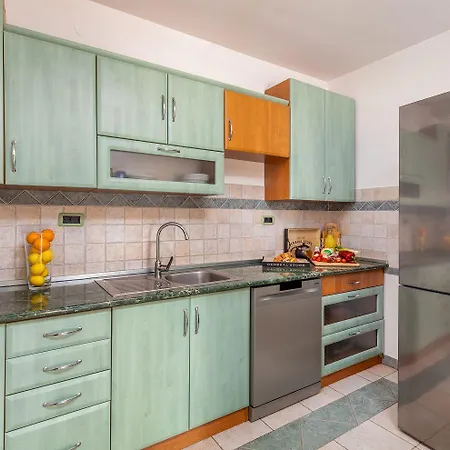 Mit Salzwasserpool, Billard, Tischtennis Und In Strandnaehe Holiday home