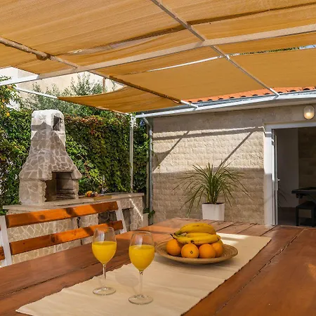 Mit Salzwasserpool, Billard, Tischtennis Und In Strandnaehe Prázdninový dům *