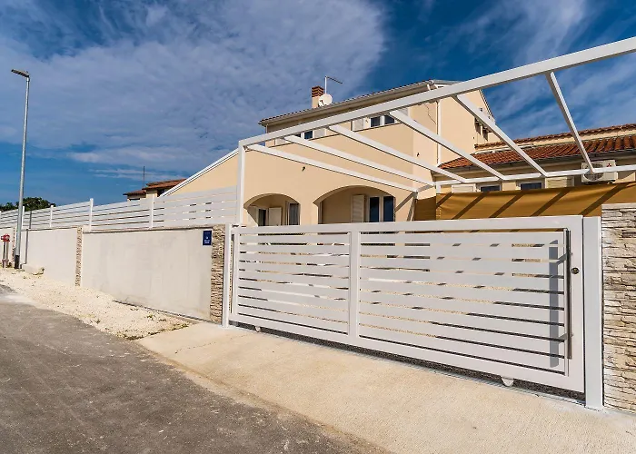 Mit Salzwasserpool, Billard, Tischtennis Und In Strandnaehe Tatil Evi *