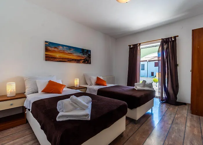 Mit Salzwasserpool, Billard, Tischtennis Und In Strandnaehe Tatil Evi