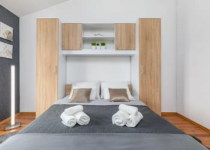 Tatil Evi Mit Salzwasserpool, Billard, Tischtennis Und In Strandnaehe