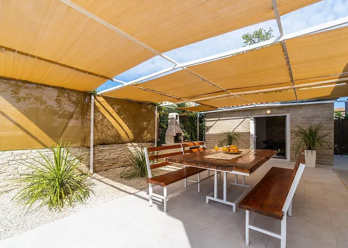Mit Salzwasserpool, Billard, Tischtennis Und In Strandnaehe Tatil Evi